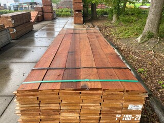 Ca. 66x Guyana Teak Beschoeiingsplanken, 20x150mm, lengte 350cm